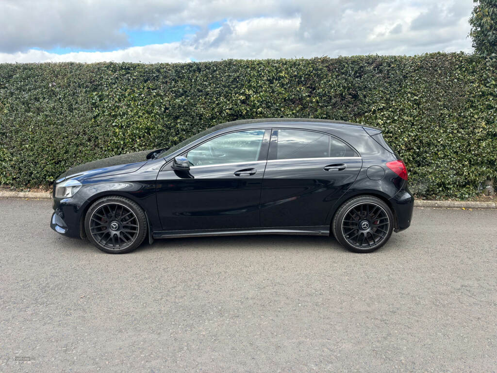 Mercedes-Benz A Class A200d Amg Line VE16FLF Black #3