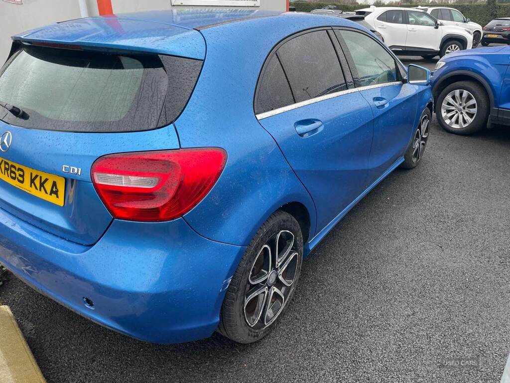 Mercedes-Benz A Class A180 Cdi Blueefficiency Se KR63KKA Blue #2