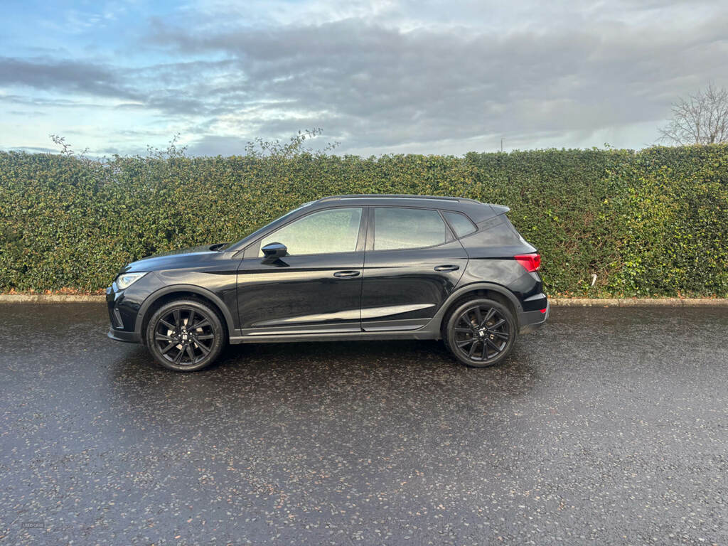 Seat Arona 1.0 Tsi 115 Fr Black Edition Dsg HMZ9298 Black #2