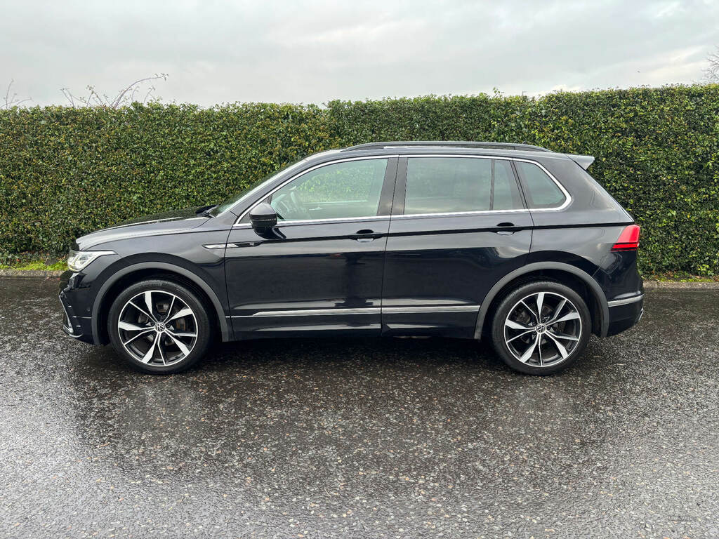 Volkswagen Tiguan 2.0 Tdi R-line Dsg YHZ9167 Black #4