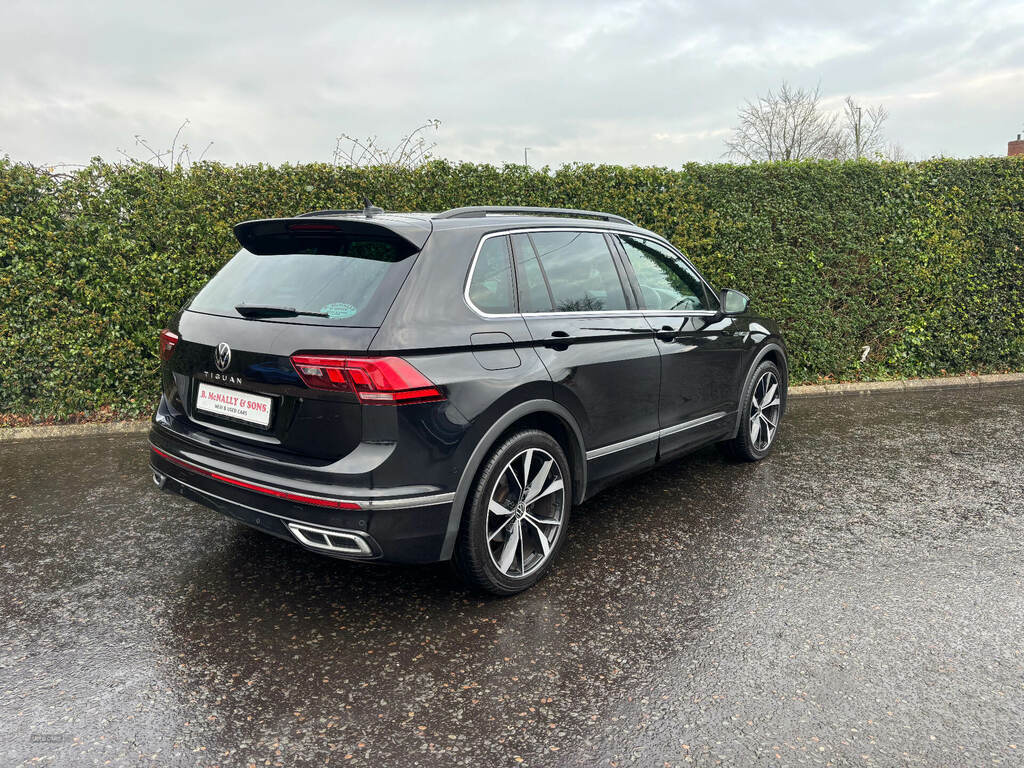 Volkswagen Tiguan 2.0 Tdi R-line Dsg YHZ9167 Black #2
