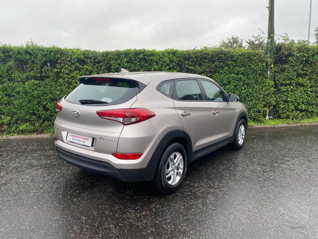 Hyundai Tucson 1.7 Crdi Blue Drive S 2Wd Brown #2