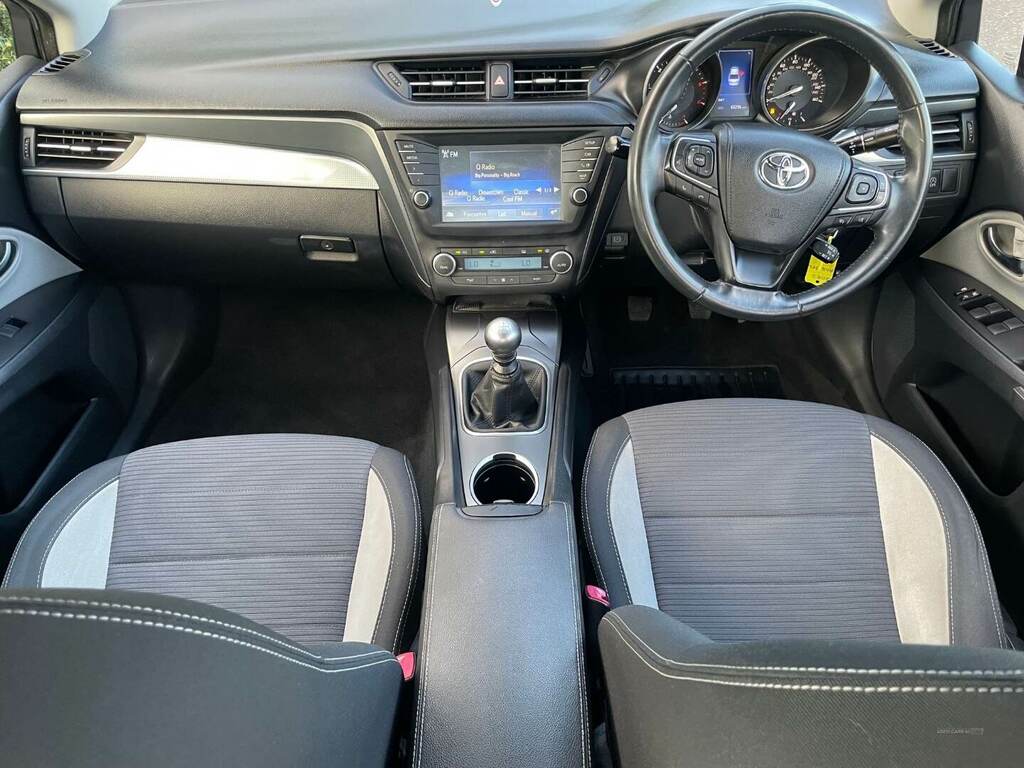 Toyota Avensis 1.6D Business Edition Grey #5