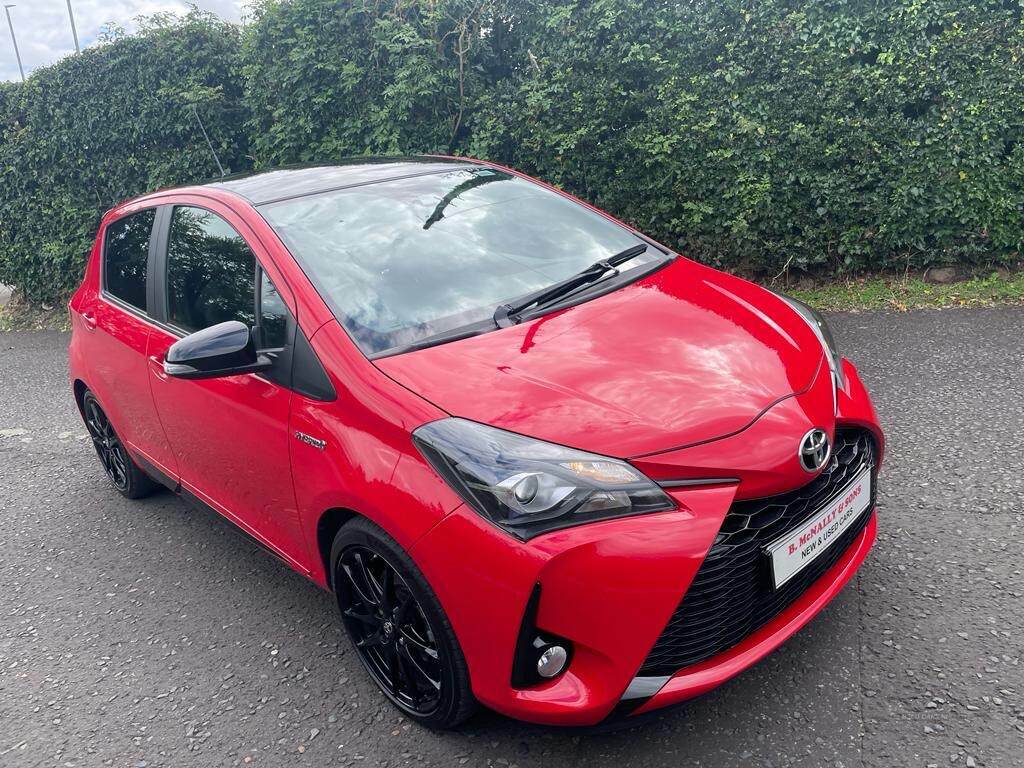 Toyota Yaris 1.5 Hybrid Gr-sport Cvt Black