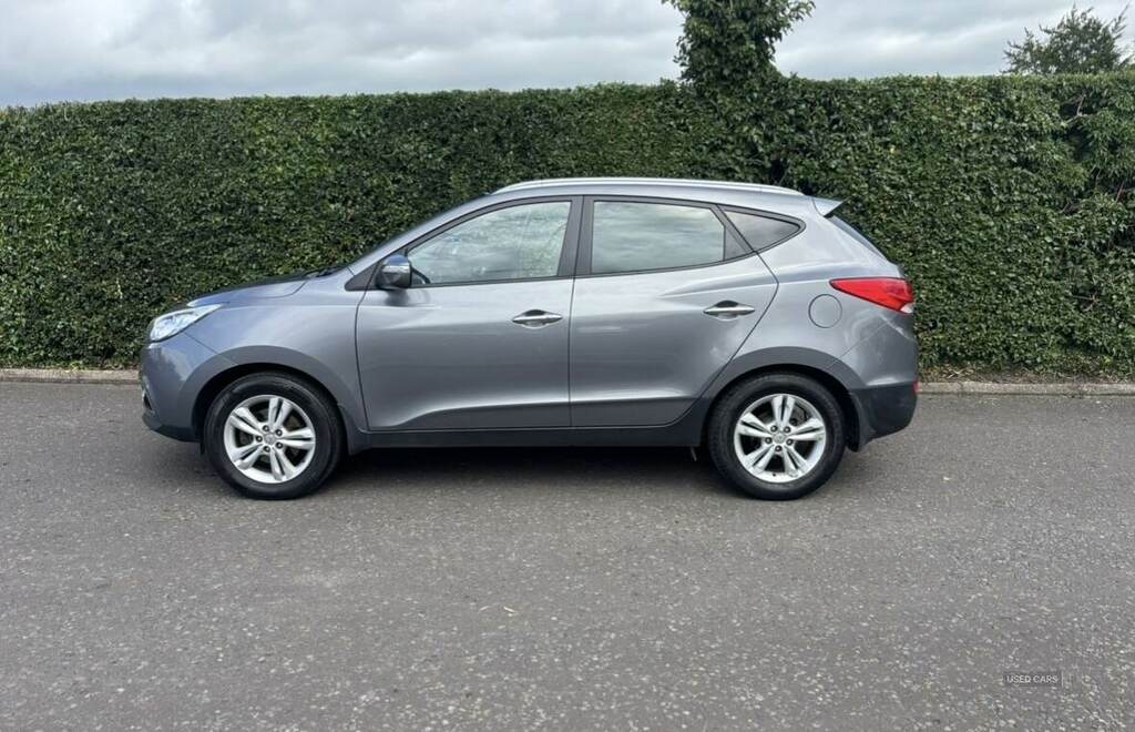 Hyundai Ix35 1.7 Crdi Premium 2Wd TNZ1619 Grey #2