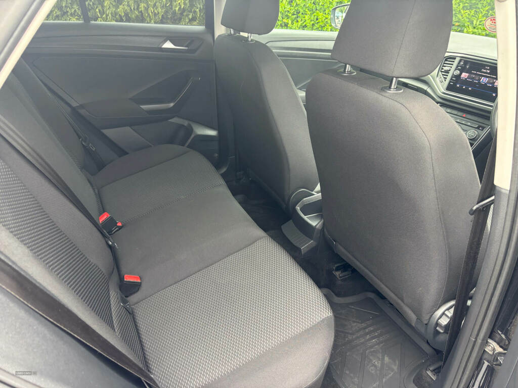 Volkswagen T-Roc 1.6 Tdi S MF69KHG Black #4