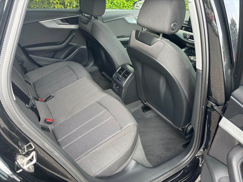 Audi A4 35 Tdi Technik S Tronic Black #4