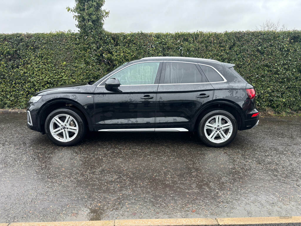 Audi Q5 S Line 40 Tdi Mhev Qua HG72CYA Black #3