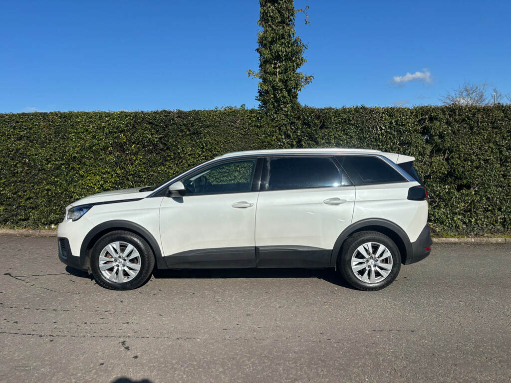 Peugeot 5008 1.5 Bluehdi Active KP19CDO White #2
