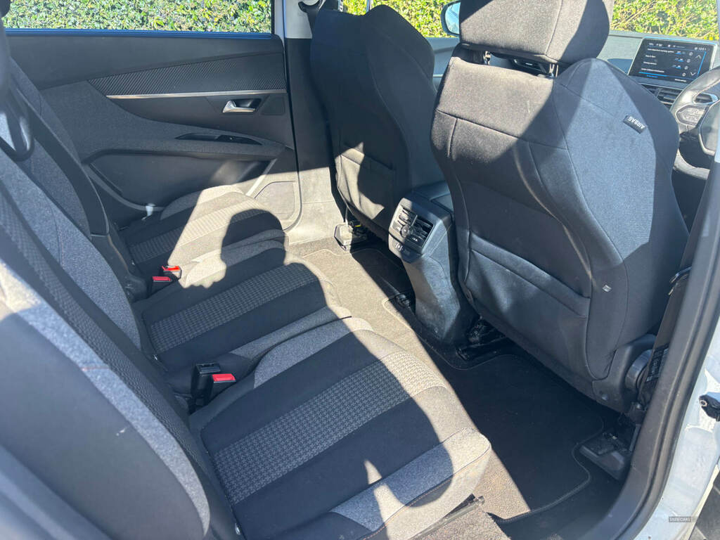 Peugeot 5008 1.5 Bluehdi Active KP19CDO White #4