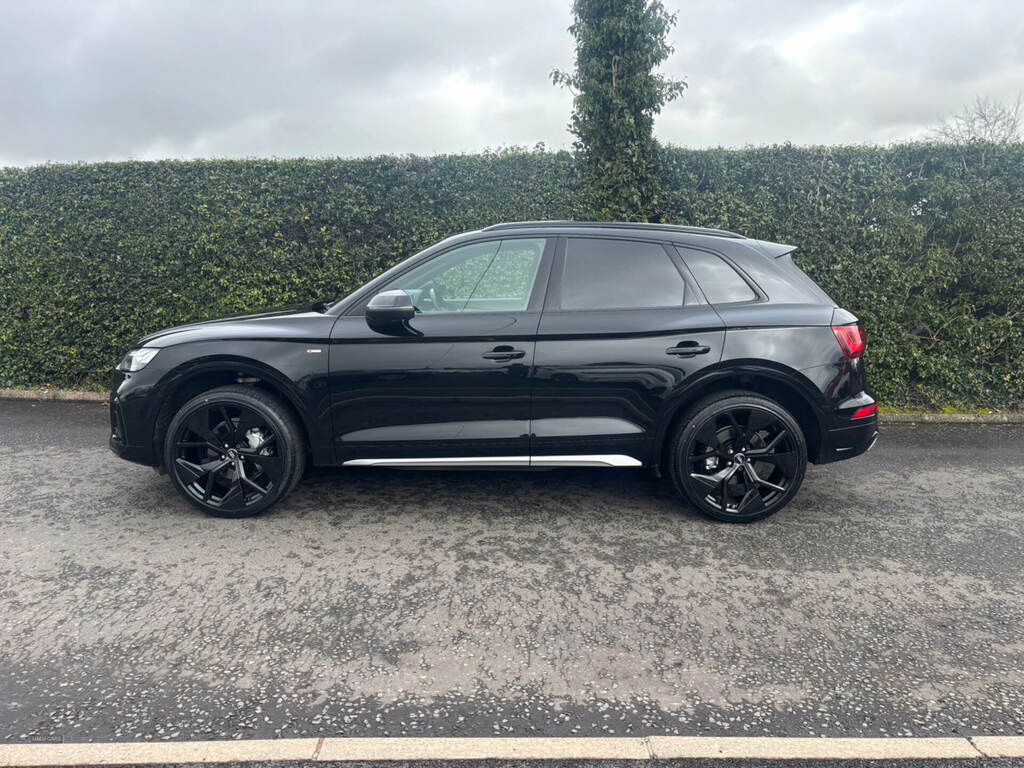 Audi Q5 40 Tdi Quattro S Line S Tronic KM21RDZ Black #4
