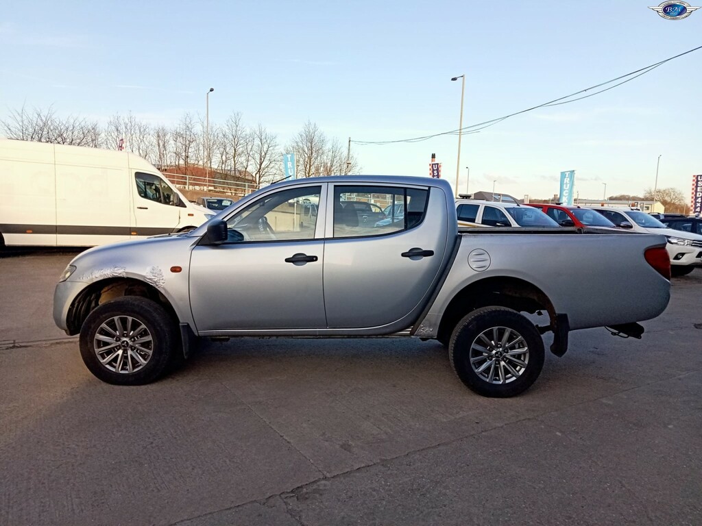 Mitsubishi L200 2.5 Di-d 4Work 2010 Silver #4