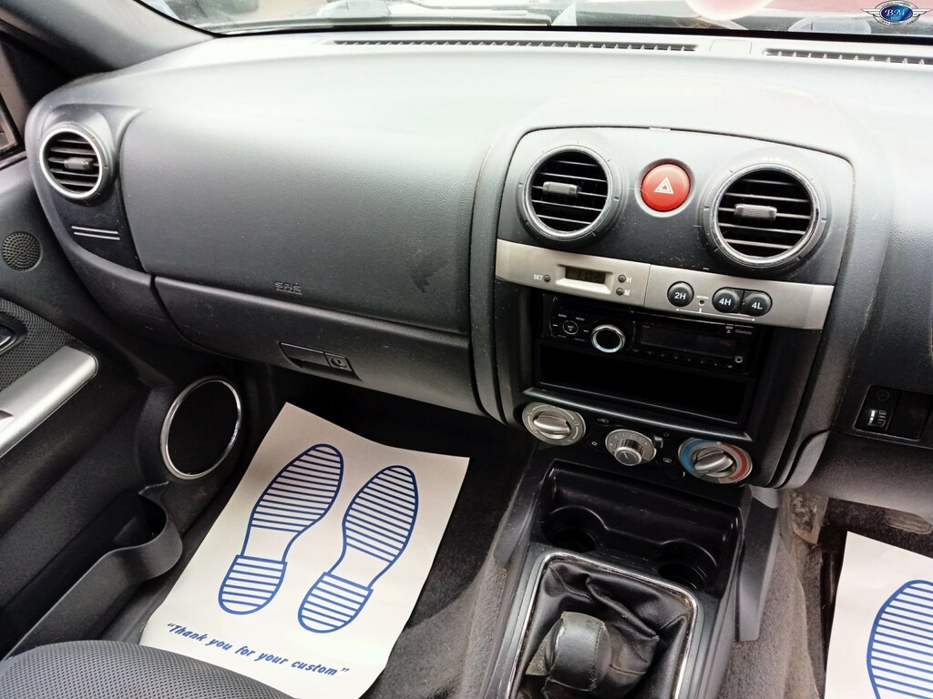 Isuzu Rodeo Pickup Silver #8