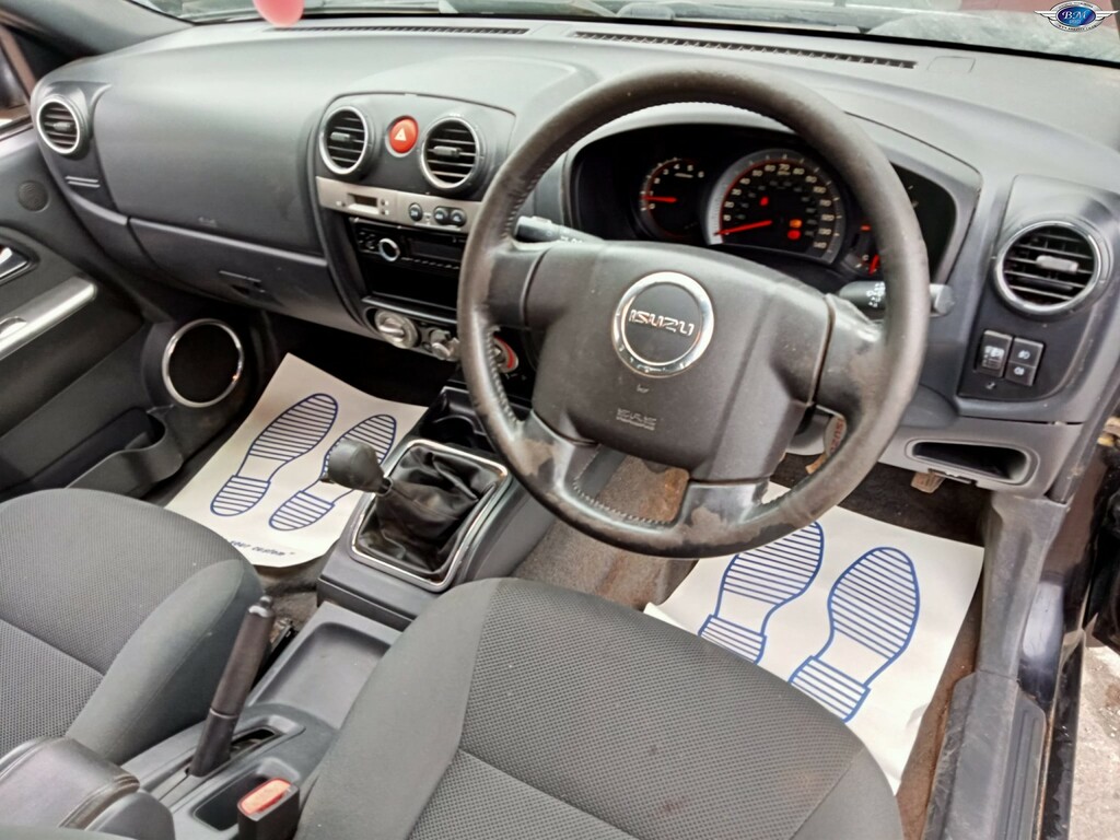 Isuzu Rodeo Pickup Silver #2