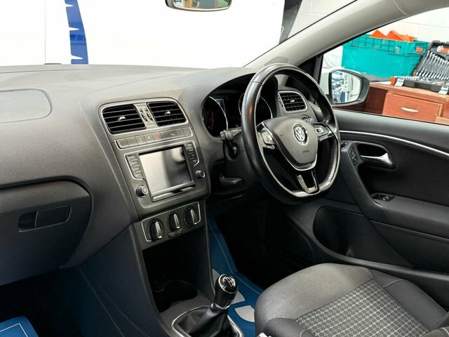 Volkswagen Polo Match Edition Hatchback VF17FND White #4