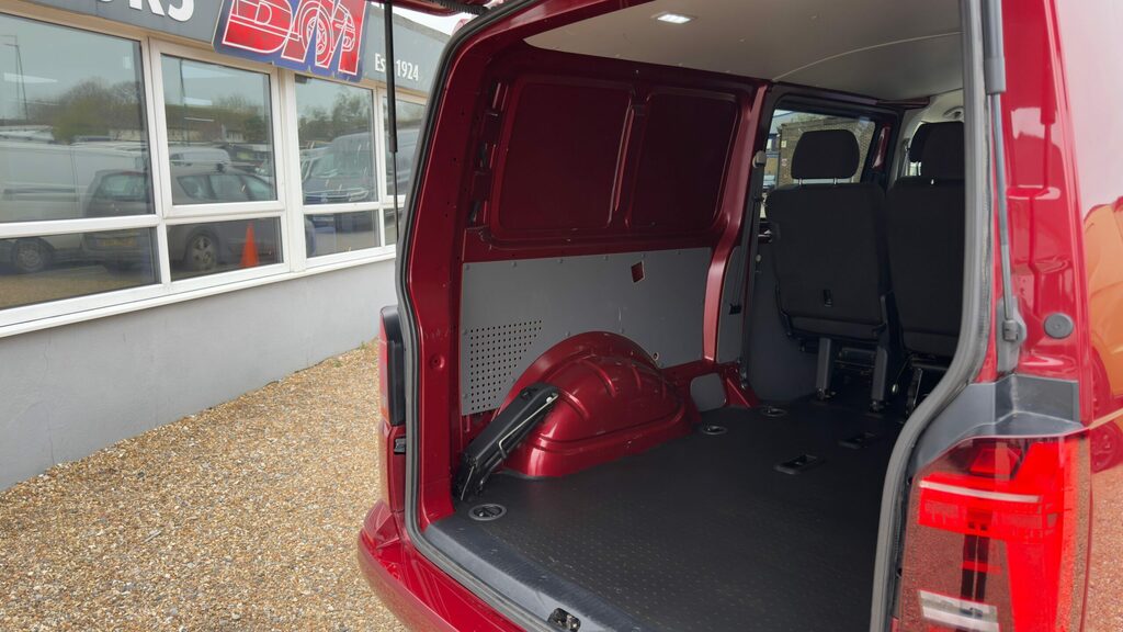 Volkswagen  2.0 150Ps 4Motion Kombi RO24KGU Red #3