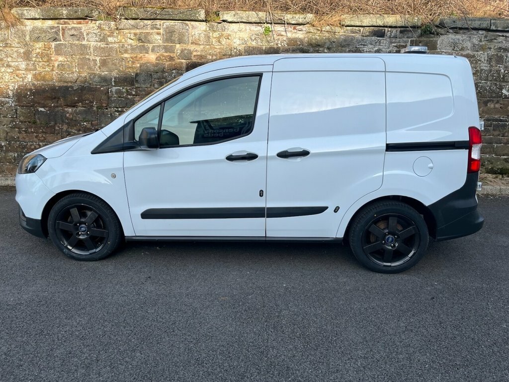 Ford Transit Courier 1.5L Null FD68FHV White #4