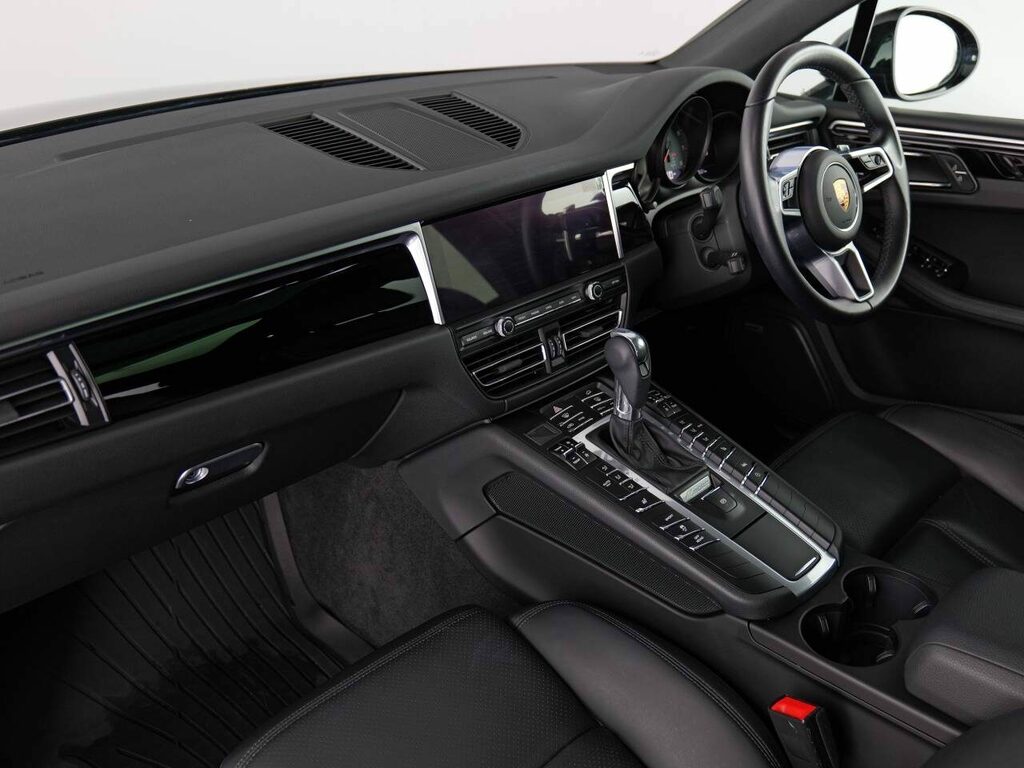 Porsche Macan Petrol YB70YJN Black #5