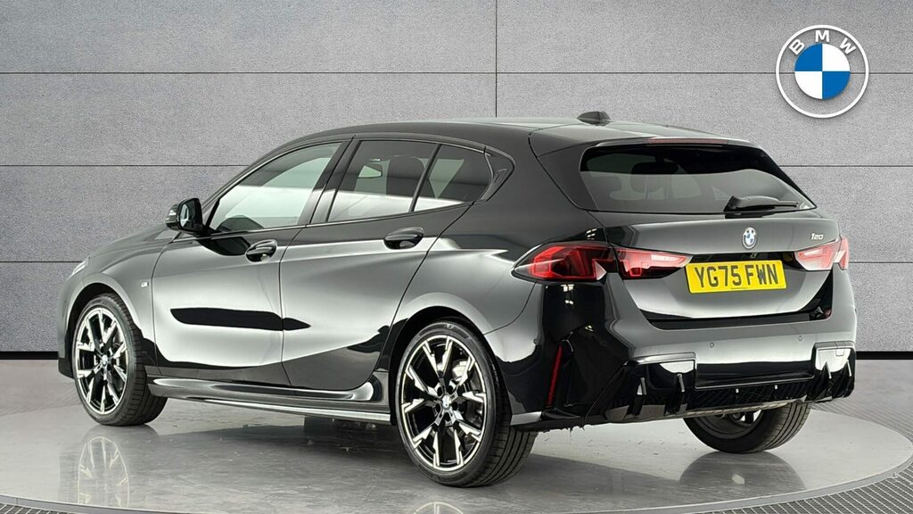 BMW 1 Series Sports YG75FWN Black #2
