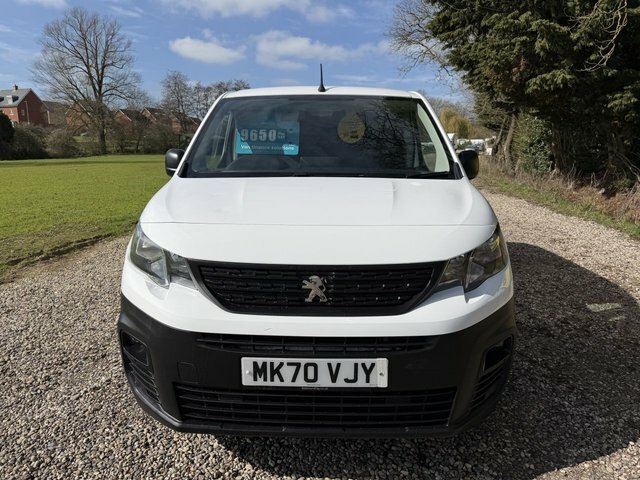 Peugeot Partner 1000 Puretech Professional Standard White #2