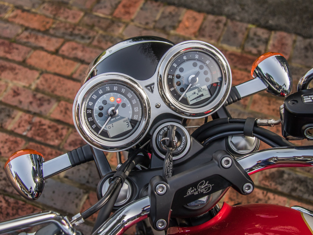 Triumph Manual RK74UBP Red #3