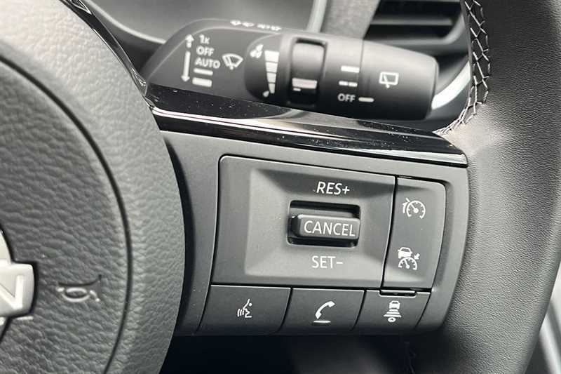 Nissan Qashqai 1.5 E-power Acenta Premium MT75BJZ Grey #4