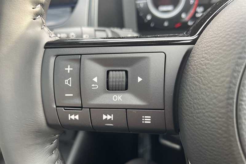 Nissan Qashqai 1.3 Dig-t Mh N-connecta BW75CZR Black #6