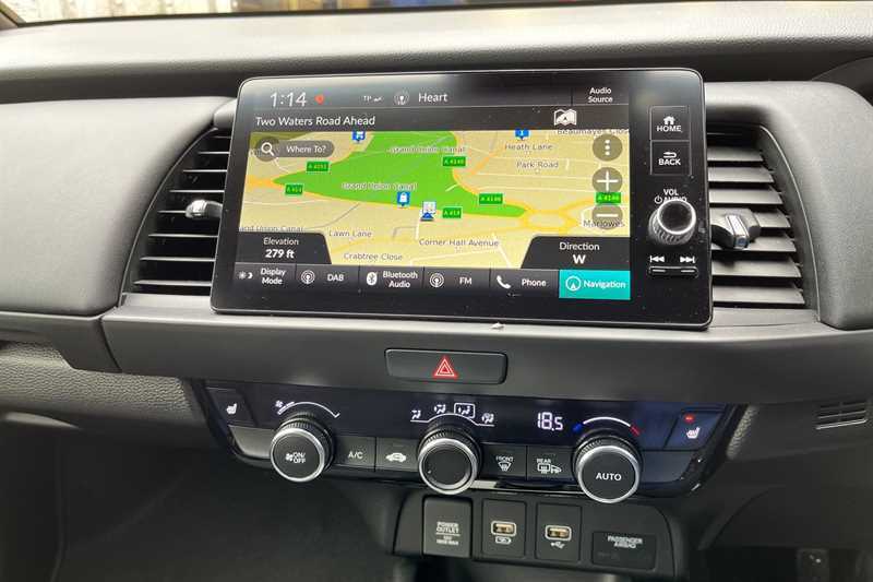 Honda Jazz 1.5 I-mmd Hybrid Advance Ecvt AV23ZXX White #4