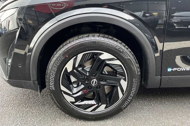 Nissan Qashqai 1.5 E-power N-connecta BG75FPX Black #6