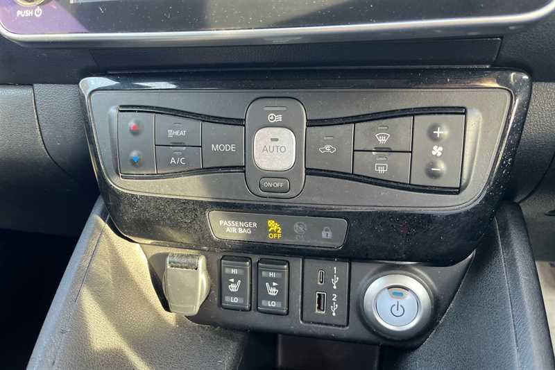 Nissan Leaf 110Kw N-connecta 39Kwh Grey