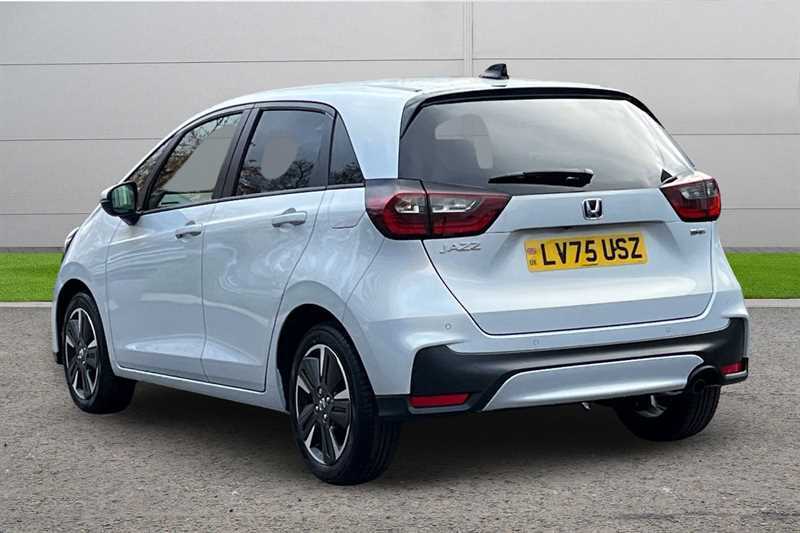 Honda Jazz 1.5 I-mmd Hybrid Advance Ecvt LV75USZ White #3