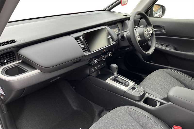 Honda Jazz 1.5 I-mmd Hybrid Advance Ecvt LV75USZ White #2