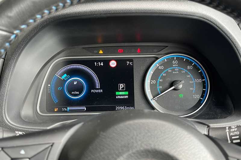 Nissan Leaf 110Kw N-connecta 39Kwh DS72LCA Black #3