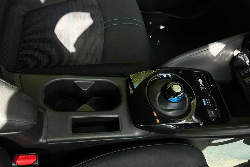 Nissan Leaf 110Kw N-connecta 39Kwh DS72LCA Black #6