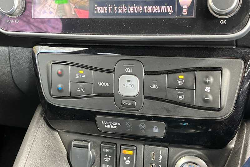 Nissan Leaf 110Kw N-connecta 39Kwh Black