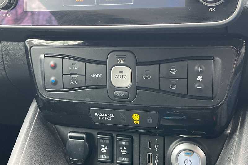 Nissan Leaf 110Kw N-connecta 39Kwh Black