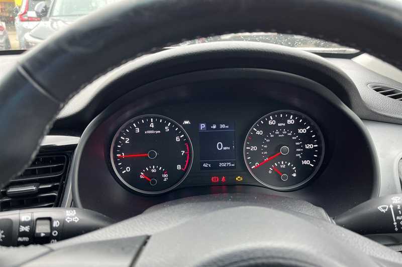 Kia Stonic 1.0T Gdi 4 White #2