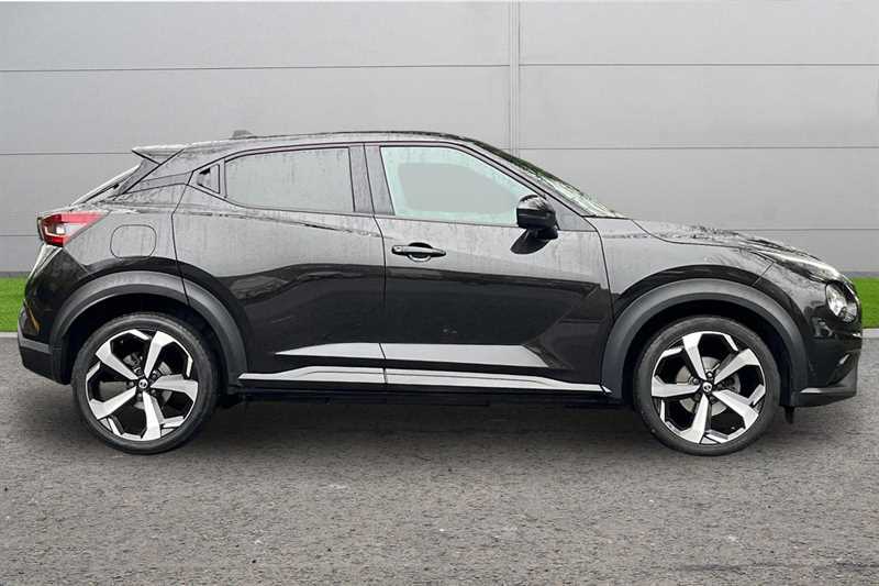 Nissan Juke 1.0 Dig-t 114 Tekna LV22VLO Black #3