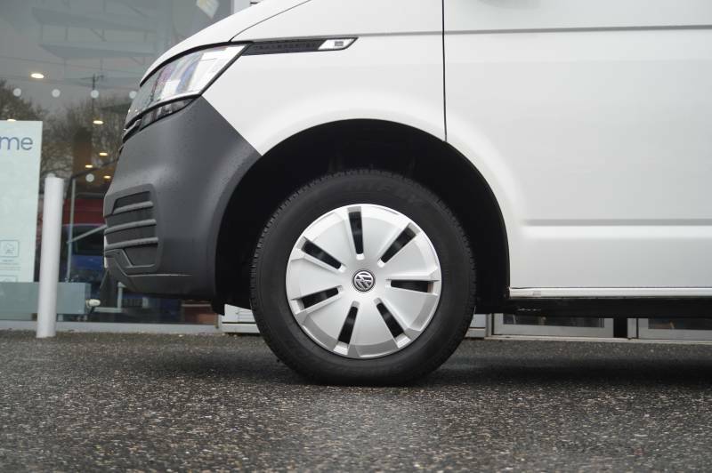 Volkswagen Transporter T30 Tdi 150 Van Startline Lwb - 2024 73 DY73YSR White #5