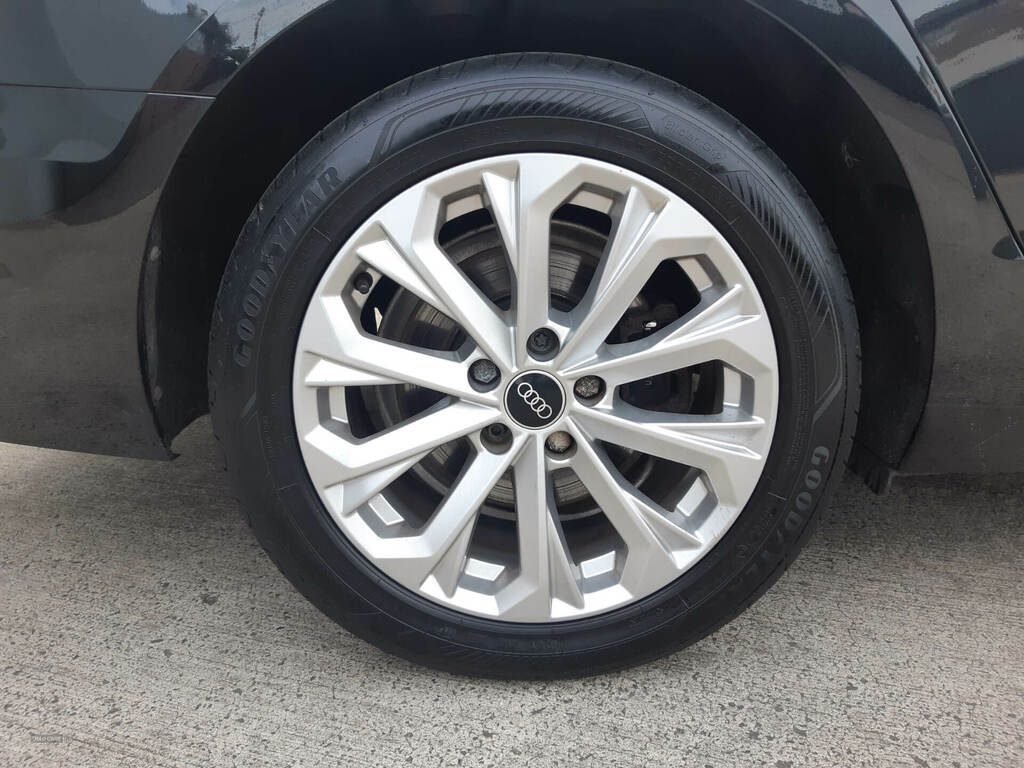 Audi A4 30 Tdi Technik S Tronic CF71DZD Black #6