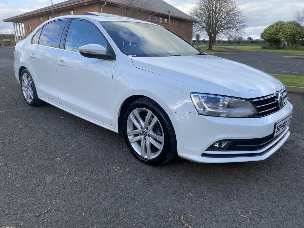 Volkswagen Jetta Gt Bluemotion Technology Tdi BP66JVN White #4