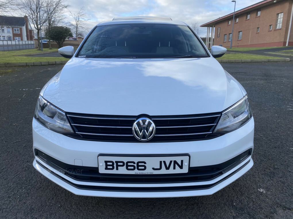 Volkswagen Jetta Gt Bluemotion Technology Tdi BP66JVN White #5