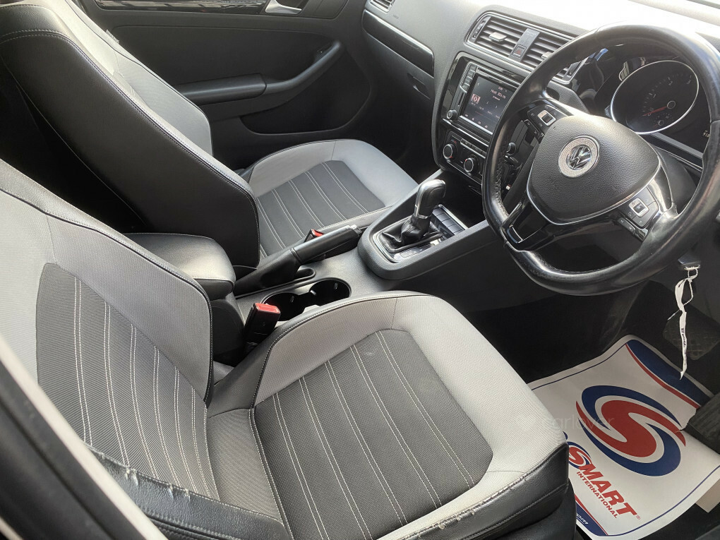 Volkswagen Jetta Gt Bluemotion Technology Tdi BP66JVN White #6