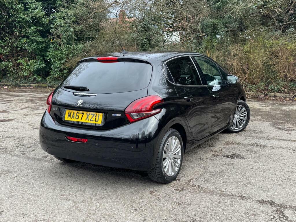 Peugeot 208 1.2 Puretech Allure Euro 6 MA67XZU Black #5