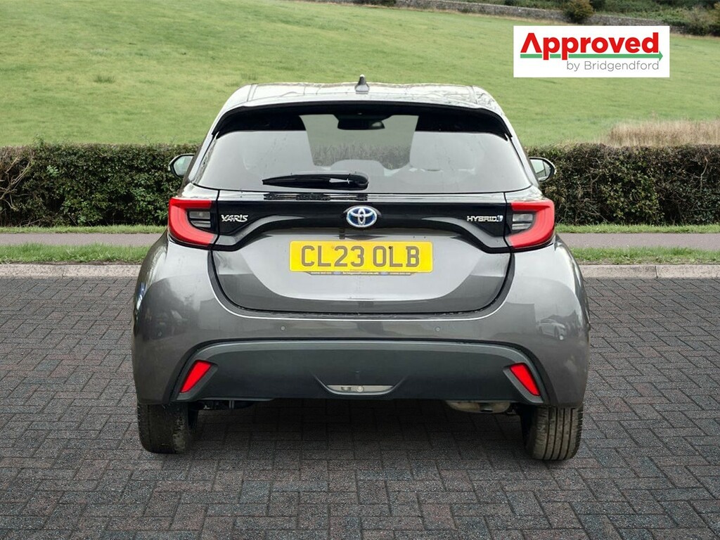 Toyota Yaris 1.5 Hybrid Design Cvt CL23OLB Grey #4