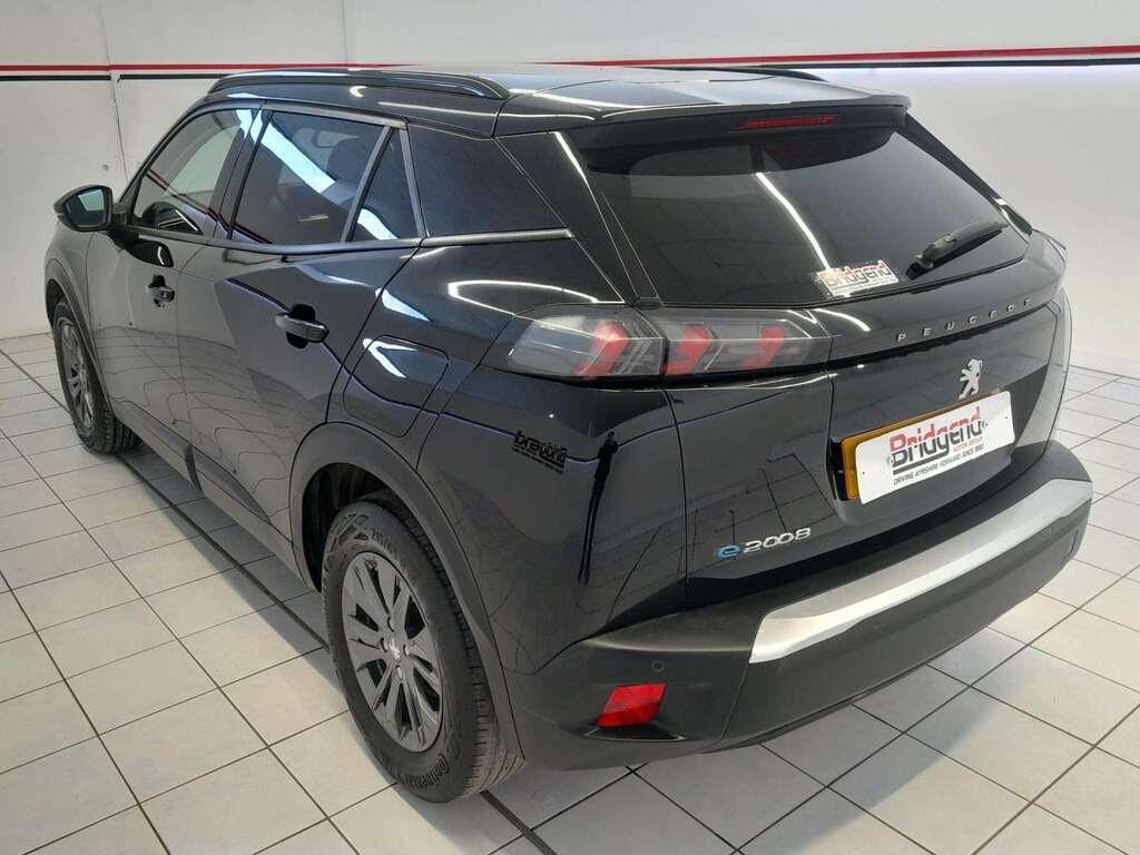 Peugeot e-2008 50Kwh Active Premium Suv 7Kw BD72UEC Black #4