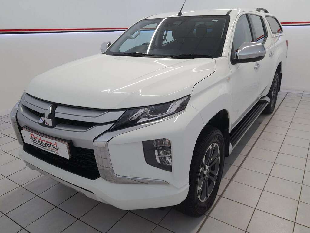 Mitsubishi L200 2.2 Di-d Dc Trojan Pickup Double Cab Ma SK21WRL White #3