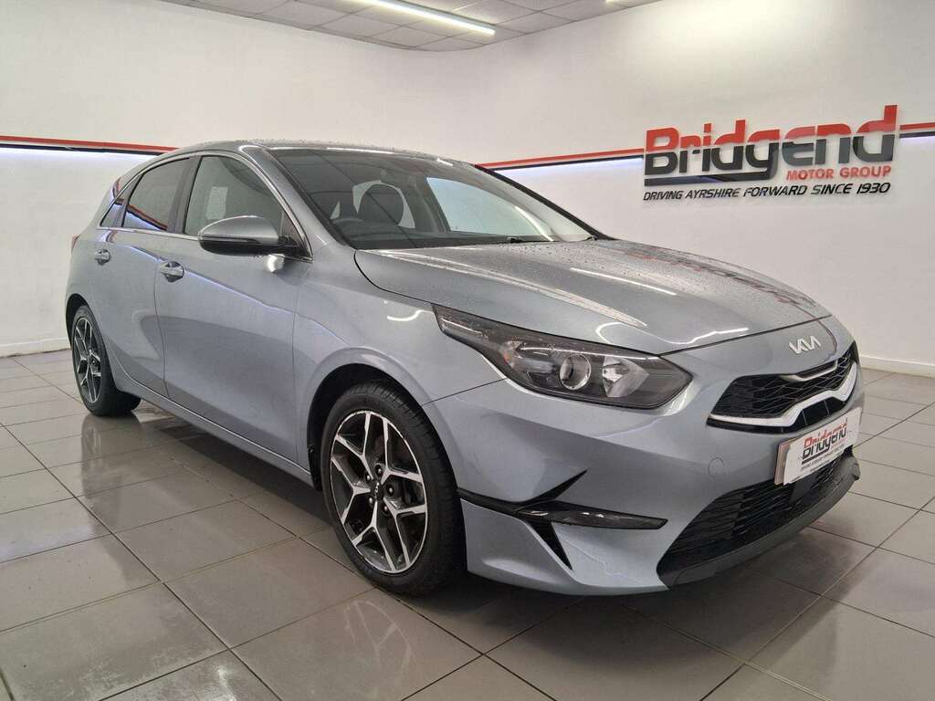 Kia Ceed 1.5 T-gdi 3 Hatchback FD71OLX Silver #2