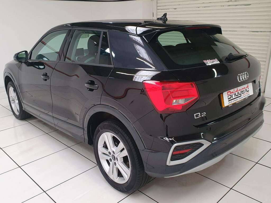 Audi Q2 1.0 Tfsi 30 Sport Suv YC72WDL Black #4