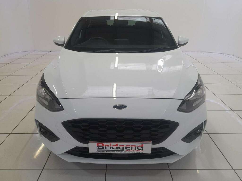 Ford Focus 1.0T Ecoboost St-line Hatchback White
